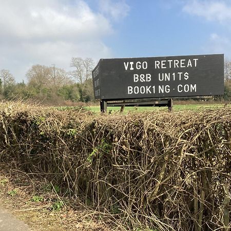 Vigo Village Barn 6 Bed & Breakfast エクステリア 写真